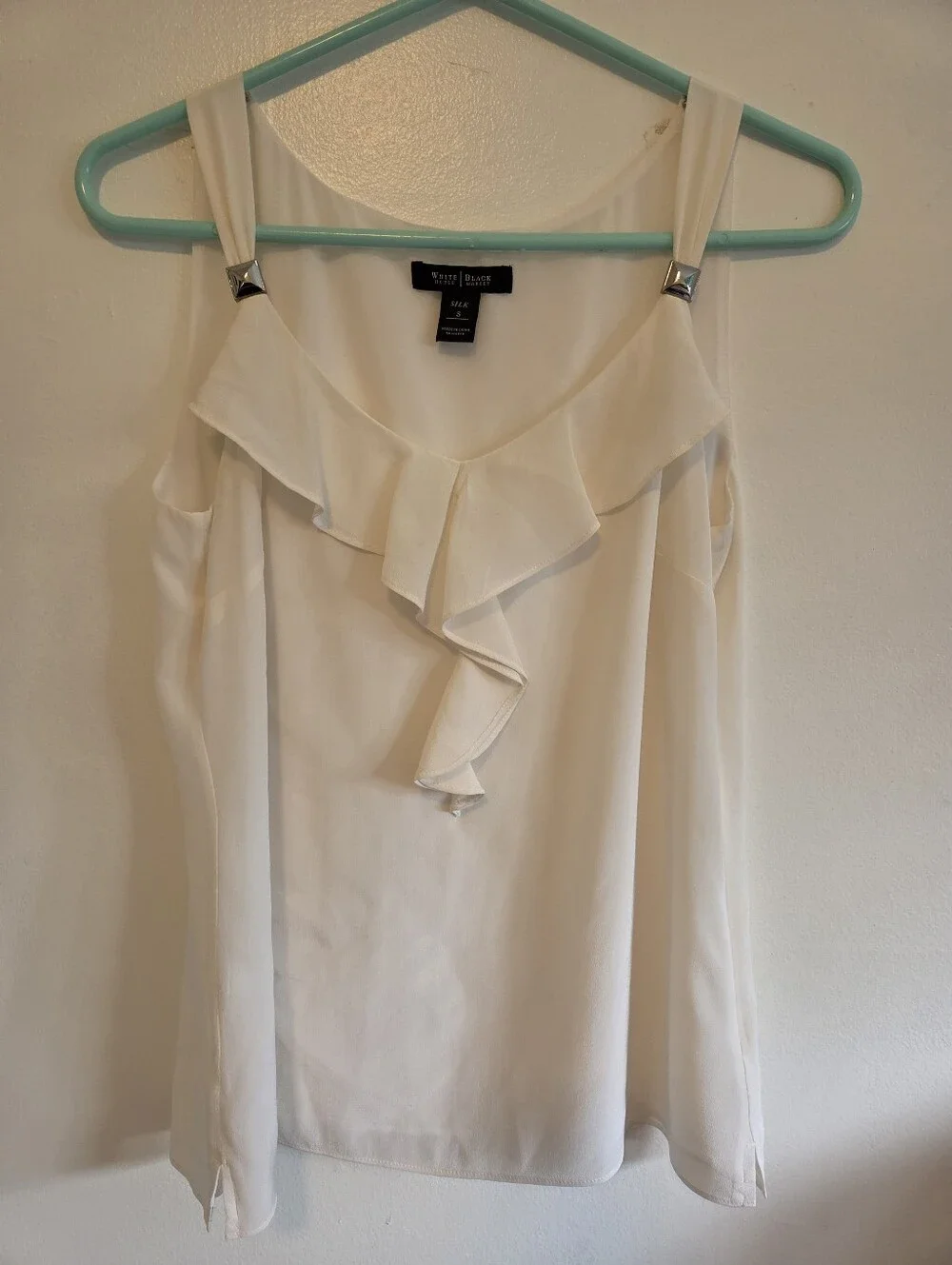 White House Black Market Cream Ruffle V-Neck Sleeveless Top